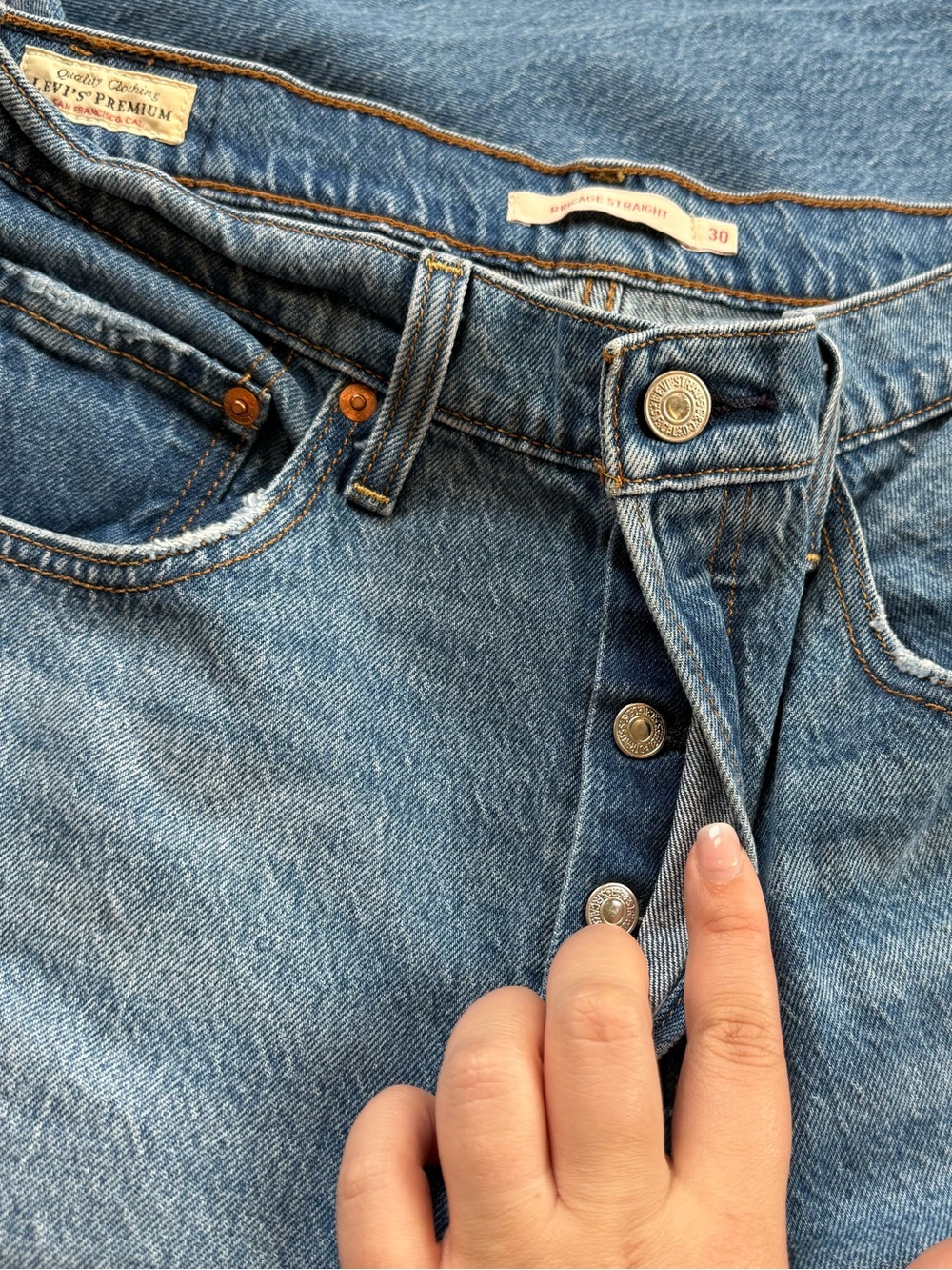 Levi Ribcage Straight Medium Wash Button Fly Jeans, Long - Picture 4 of 6